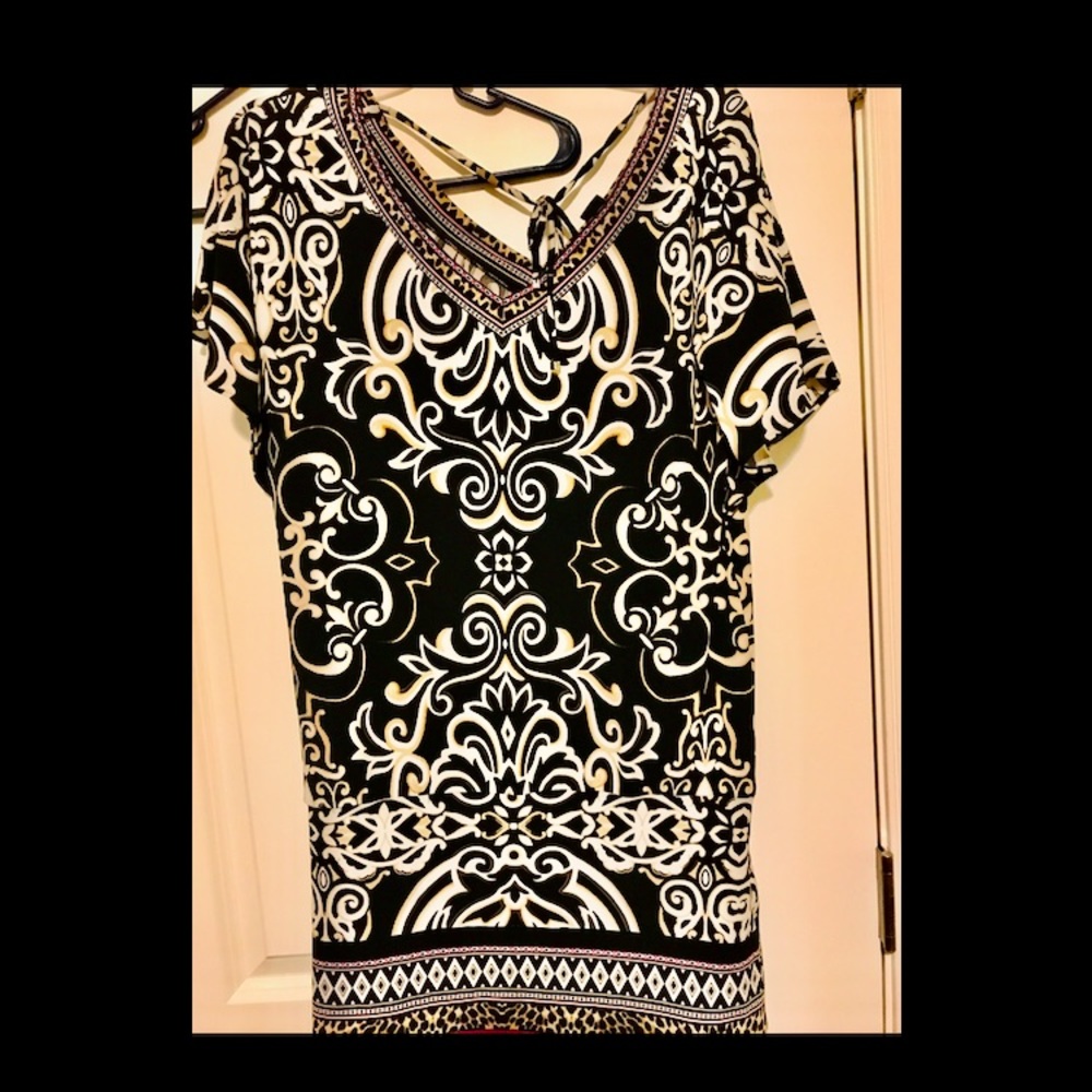 White House Black Market top